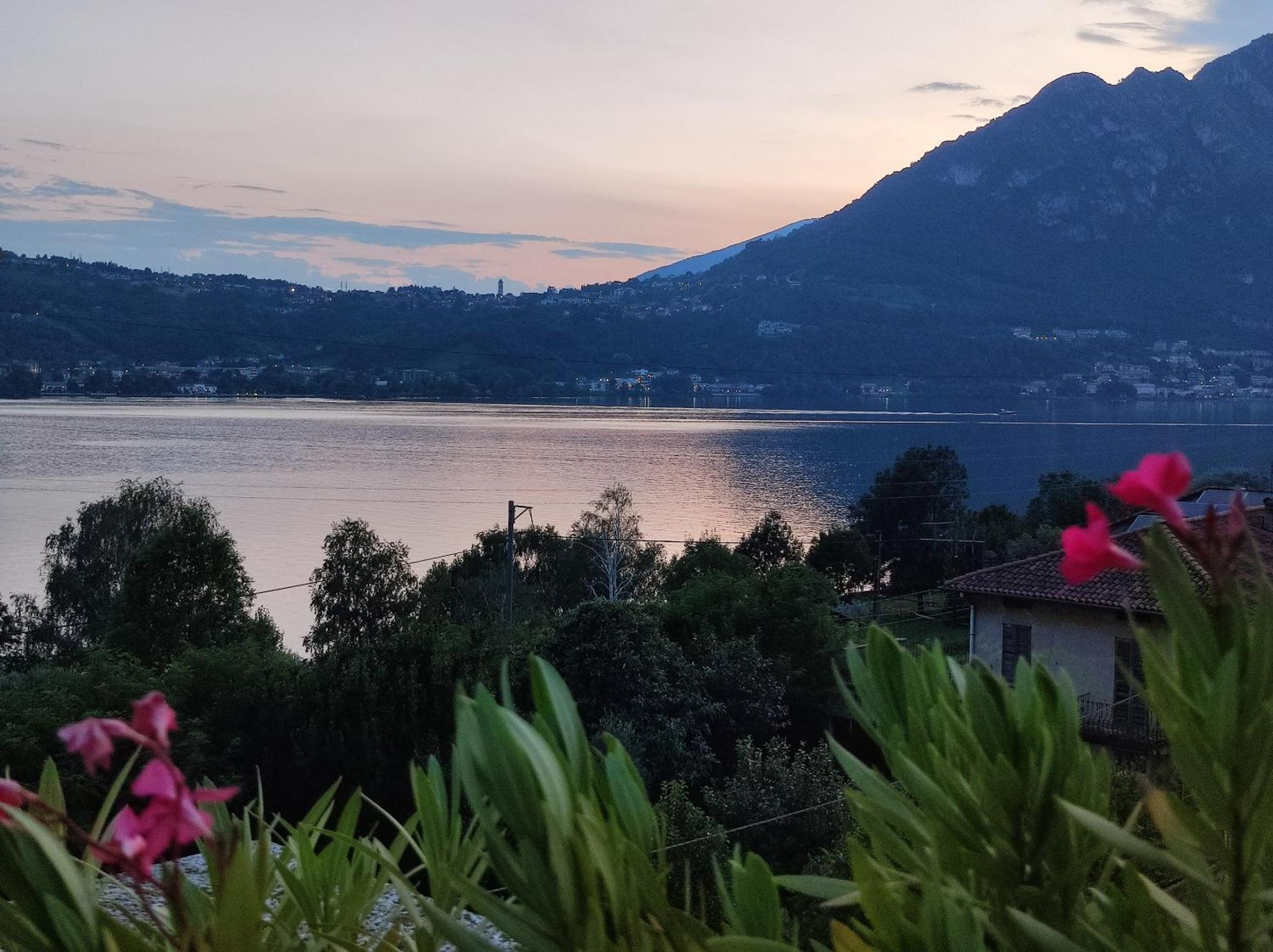 Terrazzo Sul Lago Лекко Экстерьер фото